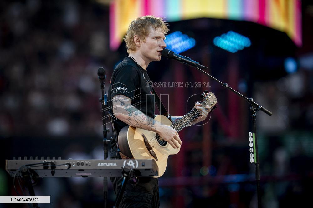 Ed Sheeran Performs in Madrid - Spain