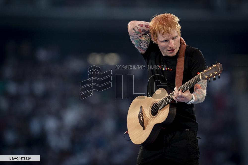 Ed Sheeran Performs in Madrid - Spain