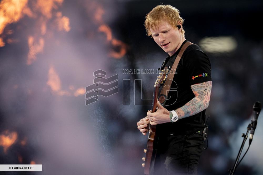 Ed Sheeran Performs in Madrid - Spain