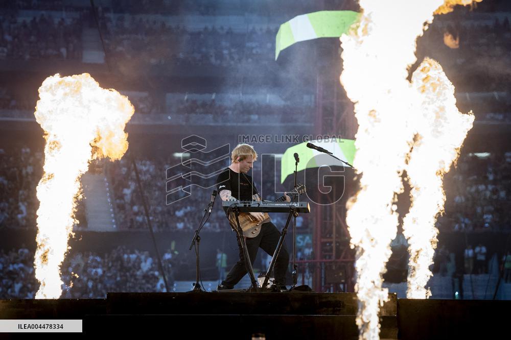 Ed Sheeran Performs in Madrid - Spain