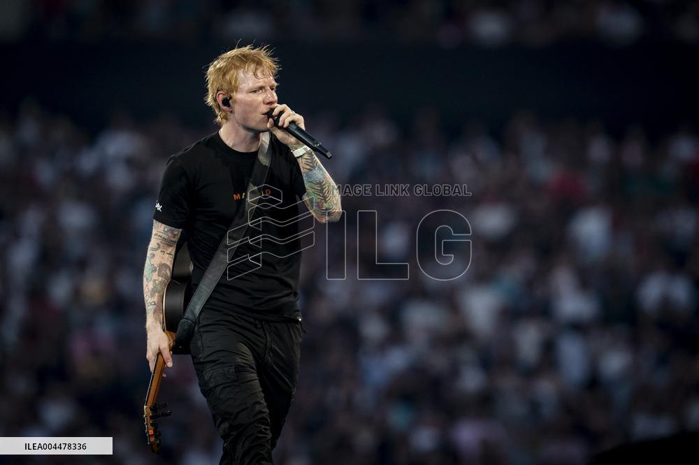 Ed Sheeran Performs in Madrid - Spain