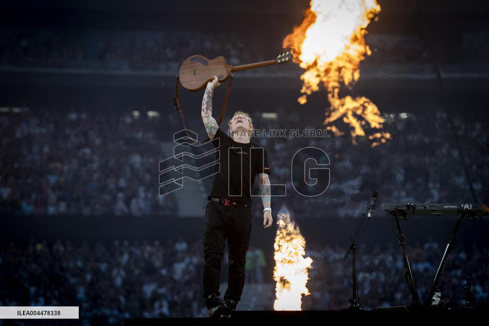 Ed Sheeran Performs in Madrid - Spain
