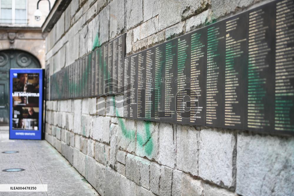 Paint on synagogues in Paris - FA