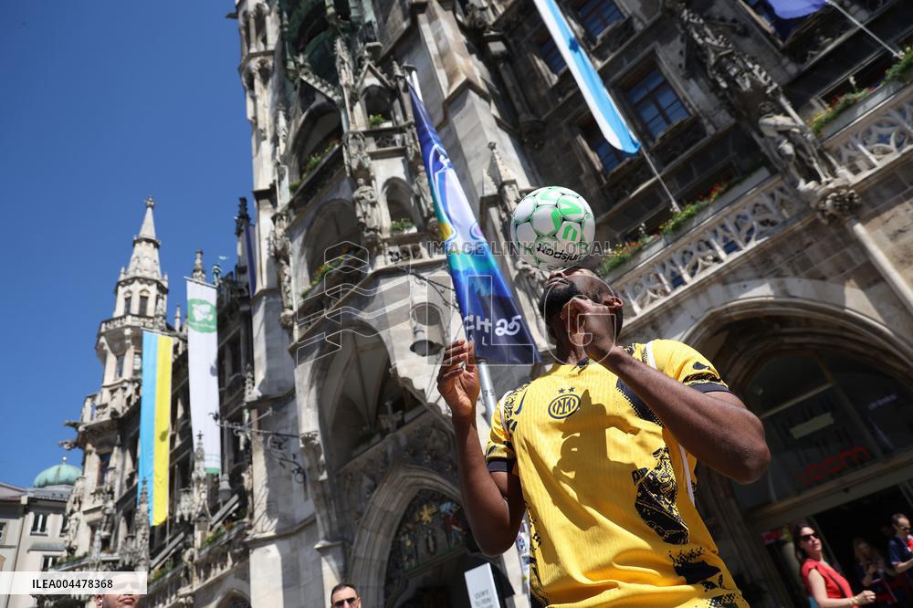 CALCIO - UEFA Champions League - Fans at the Champions League final