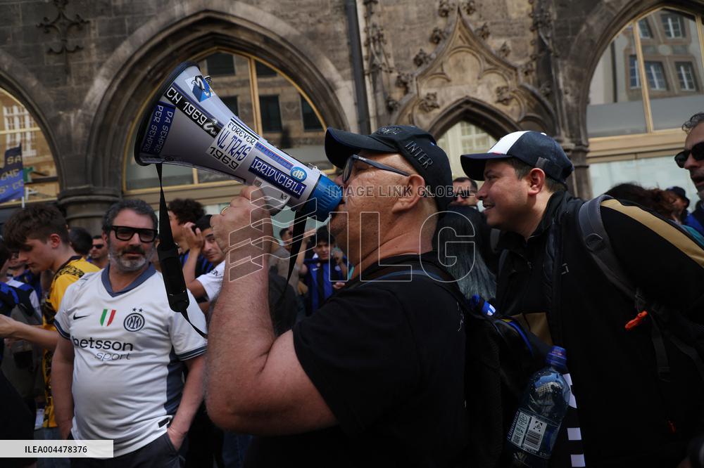 CALCIO - UEFA Champions League - Fans at the Champions League final