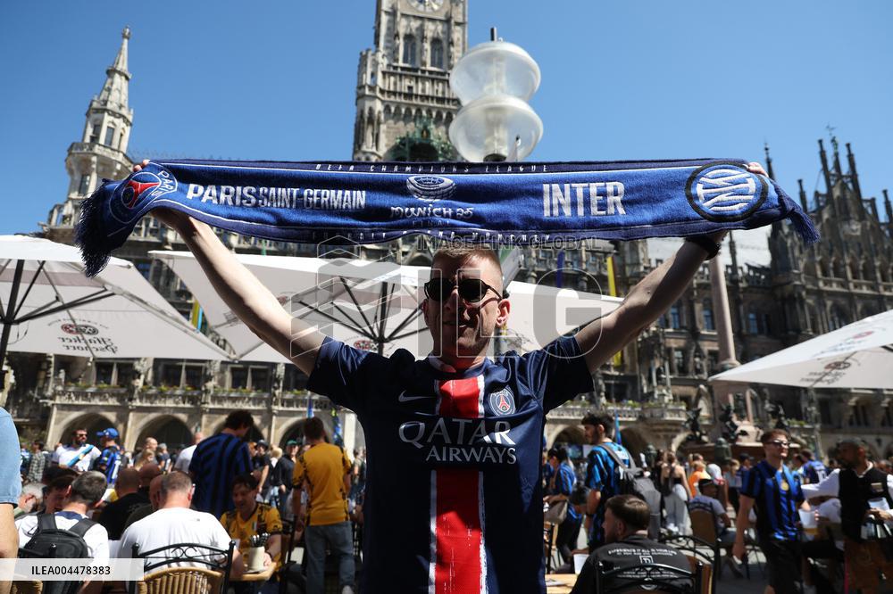 CALCIO - UEFA Champions League - Fans at the Champions League final