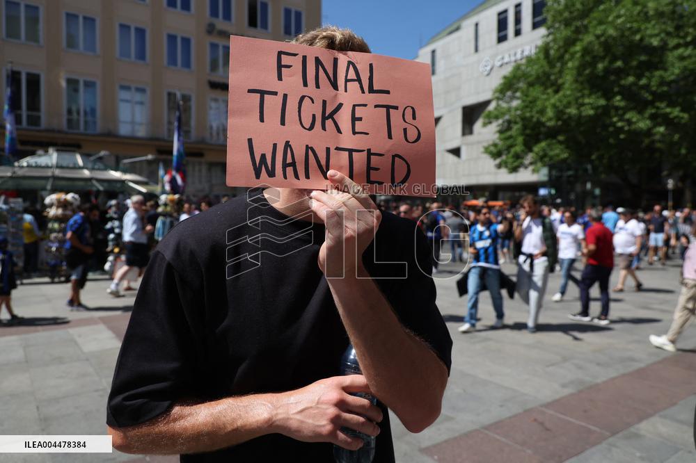 CALCIO - UEFA Champions League - Fans at the Champions League final
