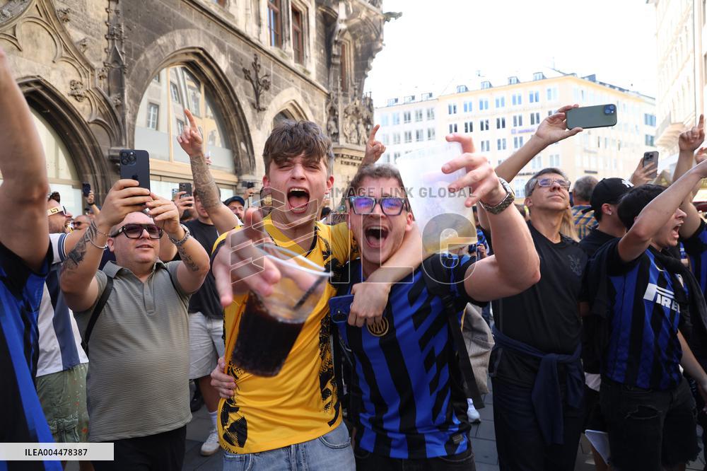 CALCIO - UEFA Champions League - Fans at the Champions League final