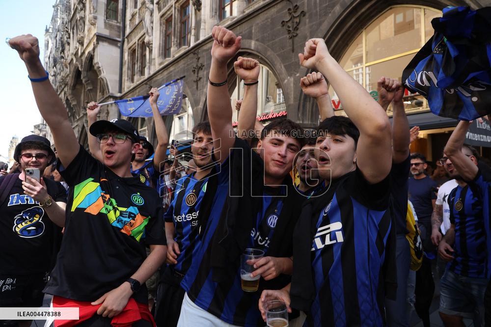 CALCIO - UEFA Champions League - Fans at the Champions League final