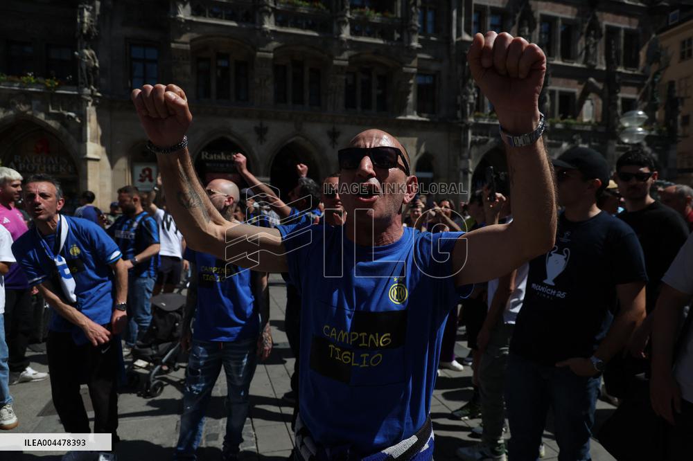 CALCIO - UEFA Champions League - Fans at the Champions League final