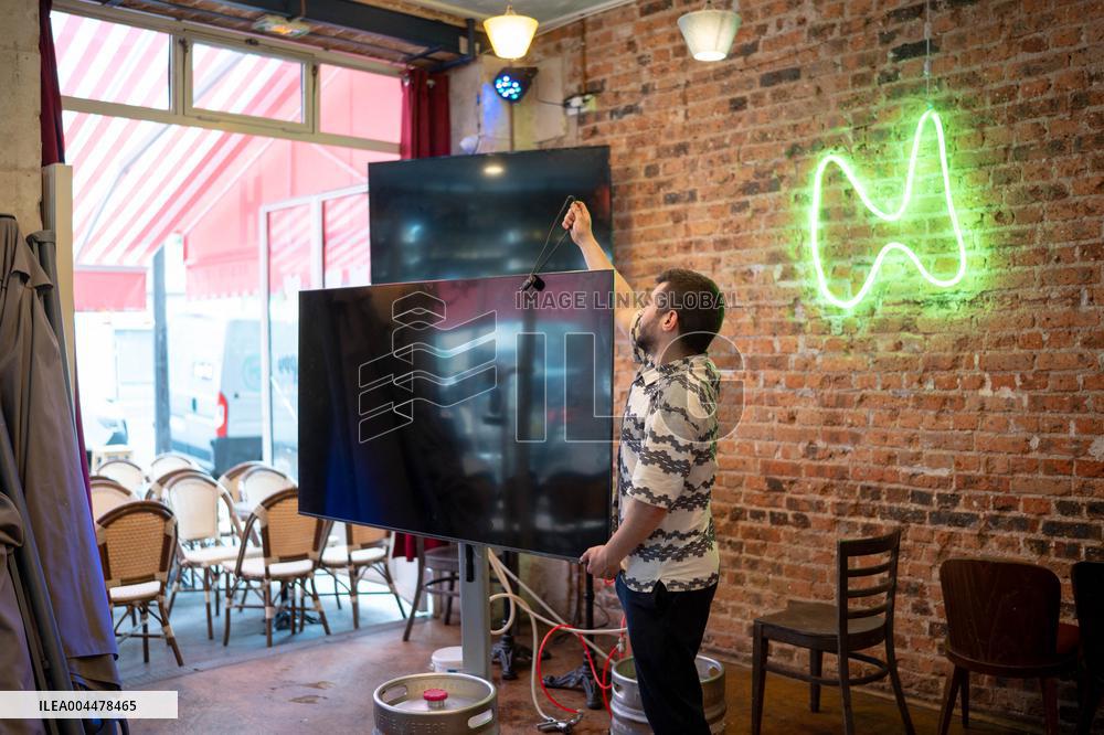 A bar is being prepared before the PSG - Inter Milan match - Paris AJ