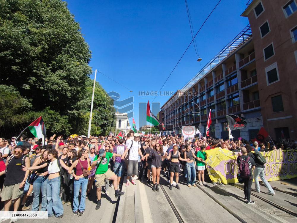 Demonstration Against The Security Decree - Rome