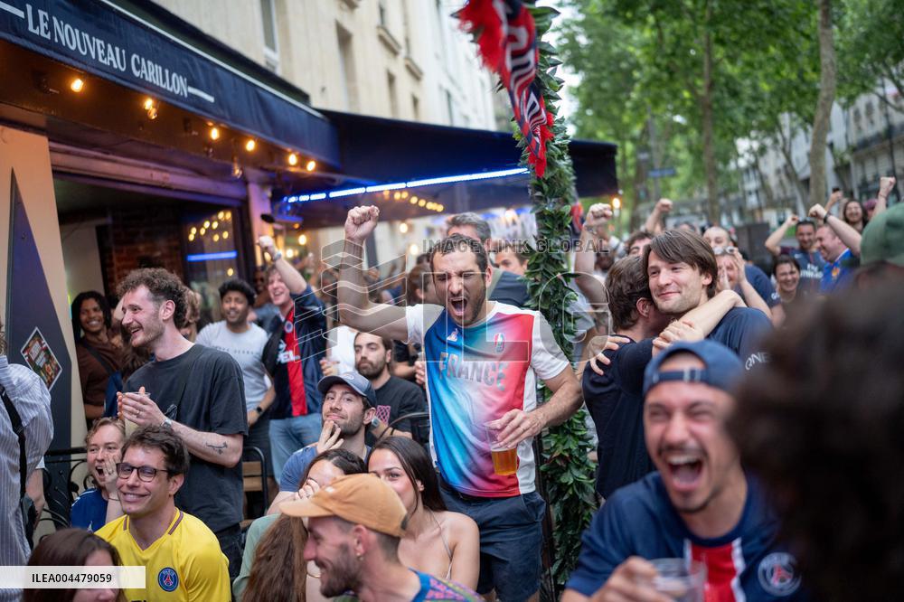 Atmosphere in paris bars during the PSG - Inter Milan match - Paris AJ