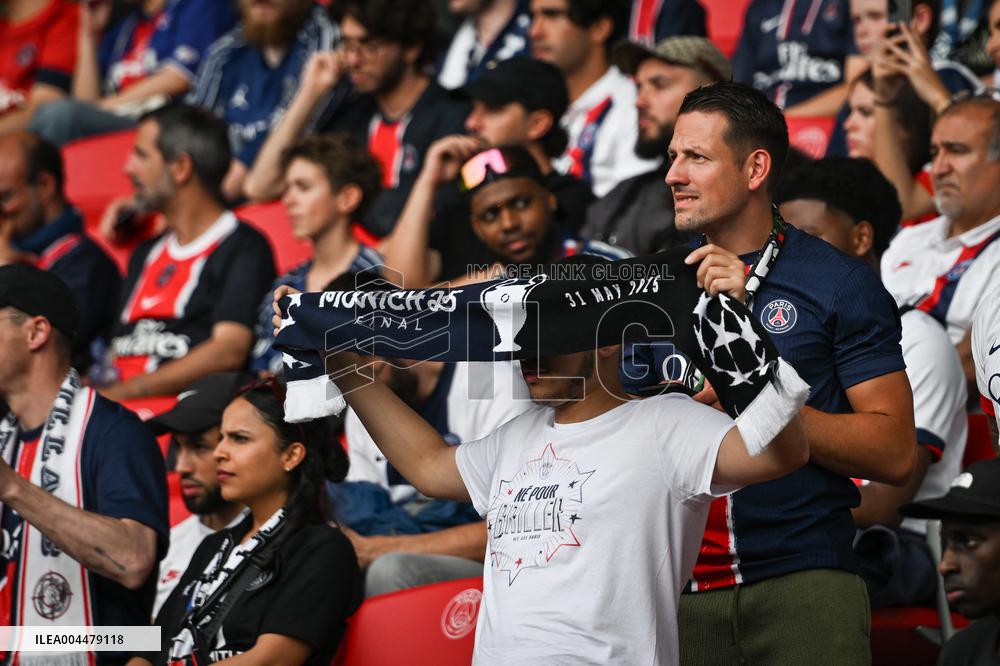 Champions League PSG vs Inter Milan in Paris - FA