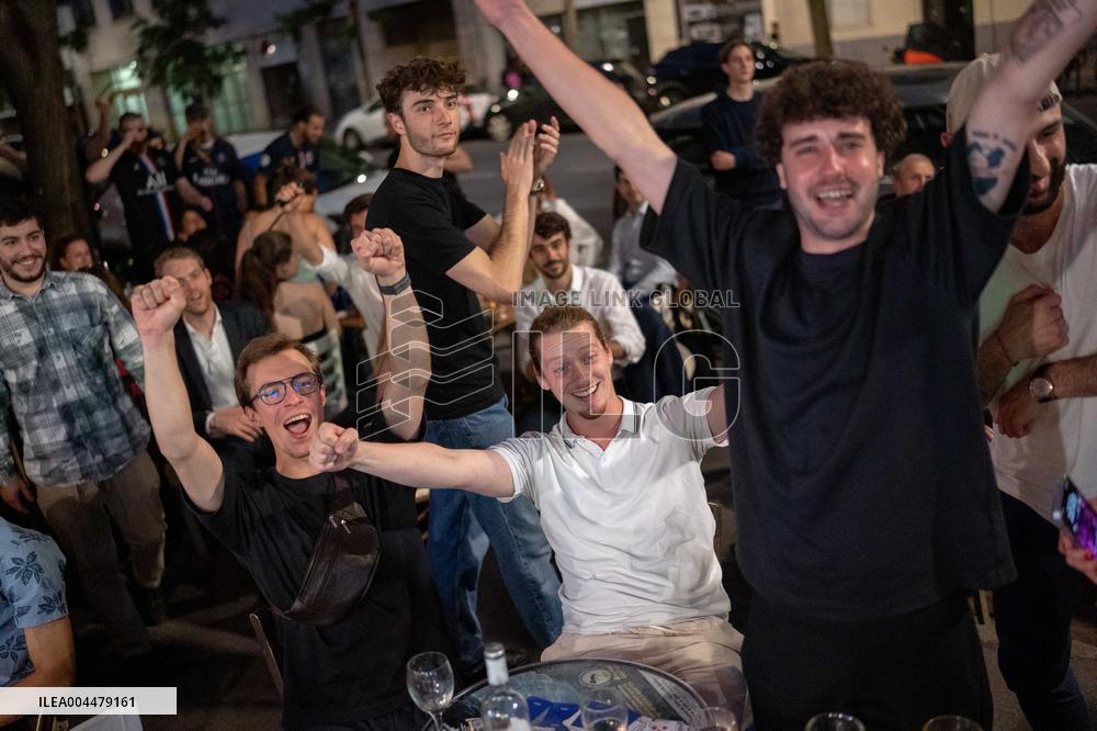 Atmosphere in paris bars after the PSG - Inter Milan match - Paris AJ