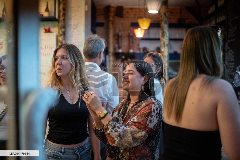 Atmosphere in paris bars after the PSG - Inter Milan match - Paris AJ