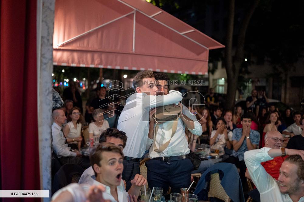 Atmosphere in paris bars after the PSG - Inter Milan match - Paris AJ