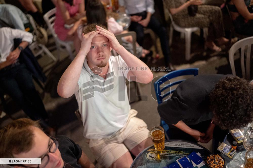 Atmosphere in paris bars after the PSG - Inter Milan match - Paris AJ
