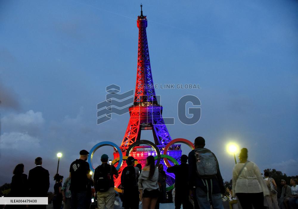 Eiffel Tower in the colors of Paris Saint-Germain - Paris