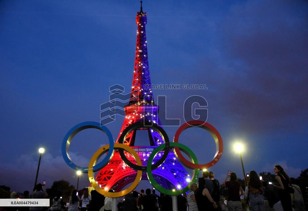 Eiffel Tower in the colors of Paris Saint-Germain - Paris