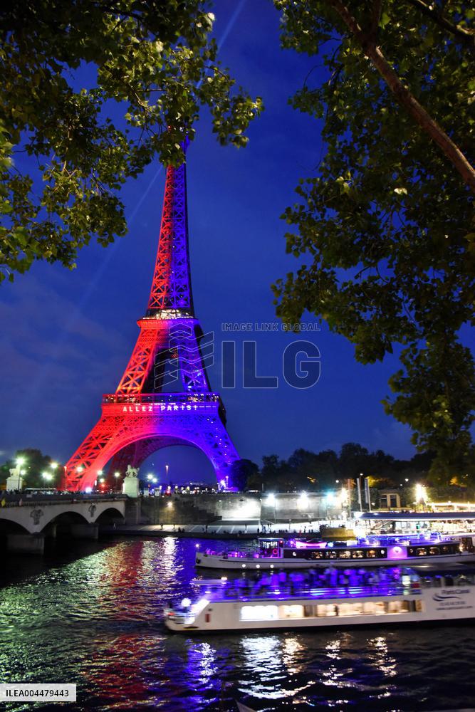 Eiffel Tower in the colors of Paris Saint-Germain - Paris