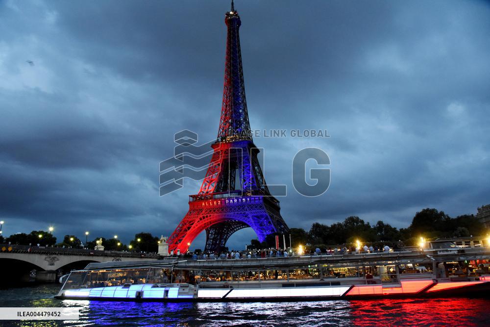 Eiffel Tower in the colors of Paris Saint-Germain - Paris