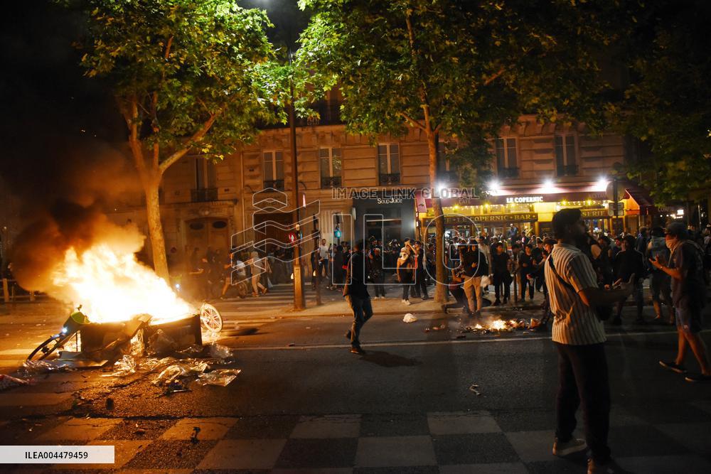 PSG supporters celebrate Champions League winning - Paris
