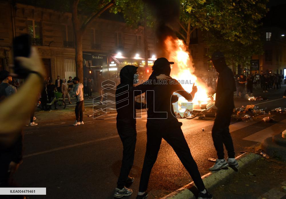 PSG supporters celebrate Champions League winning - Paris