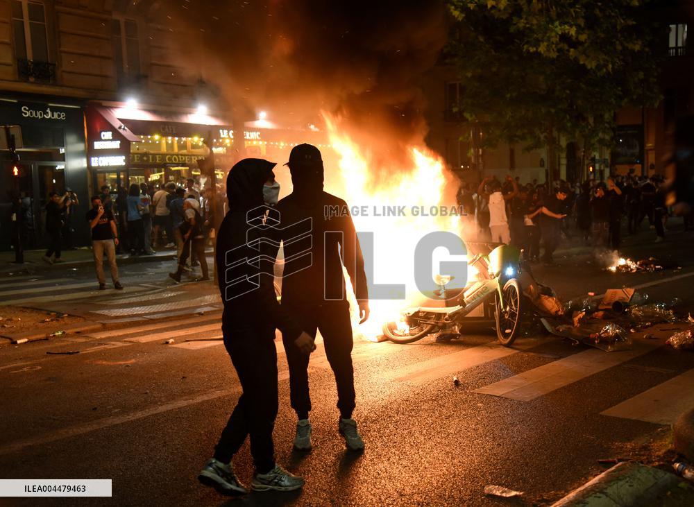 PSG supporters celebrate Champions League winning - Paris