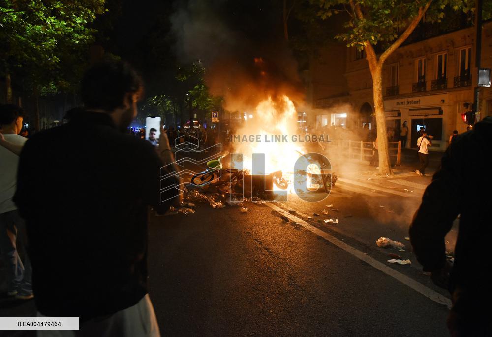 PSG supporters celebrate Champions League winning - Paris