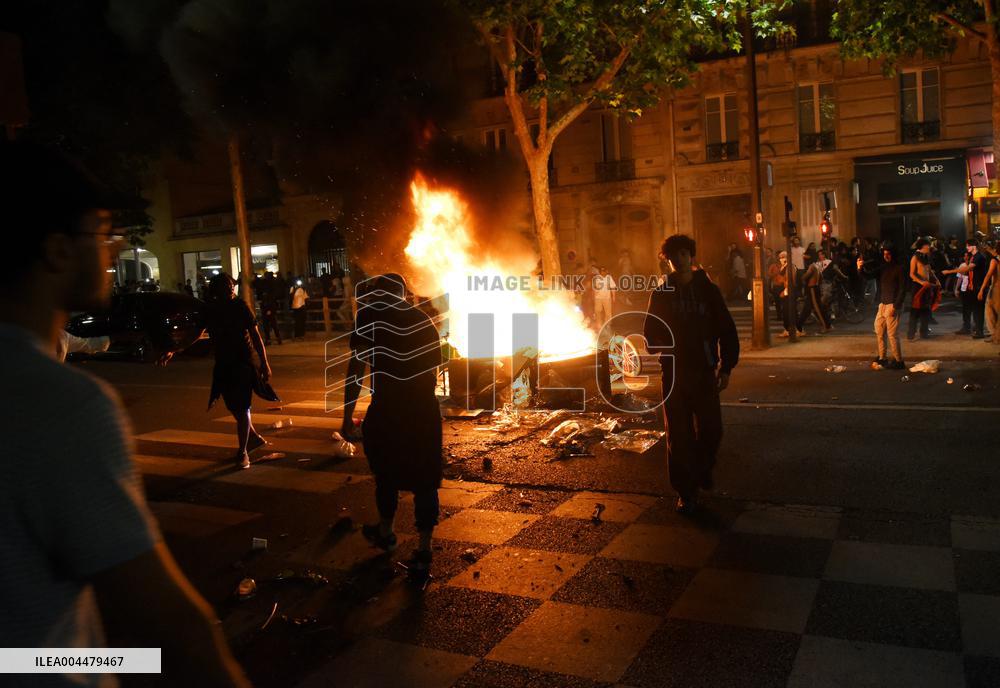 PSG supporters celebrate Champions League winning - Paris