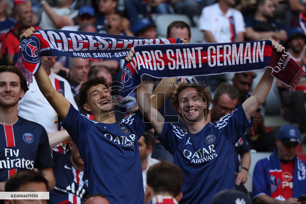 PSG Fans At UEFA Champions League Final - Munich