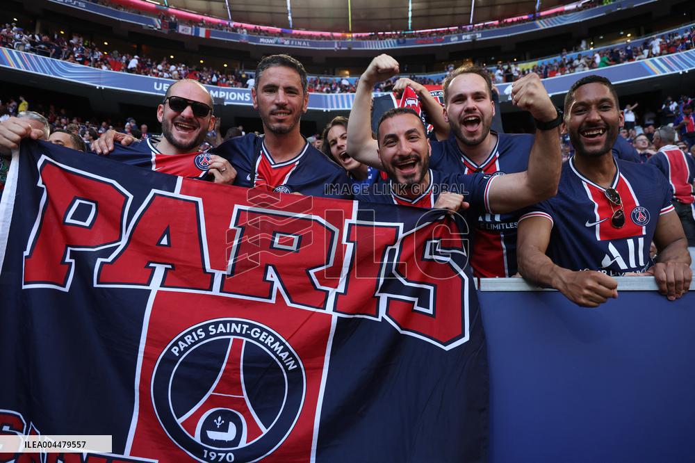 PSG Fans At UEFA Champions League Final - Munich