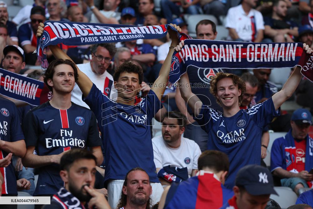 PSG Fans At UEFA Champions League Final - Munich