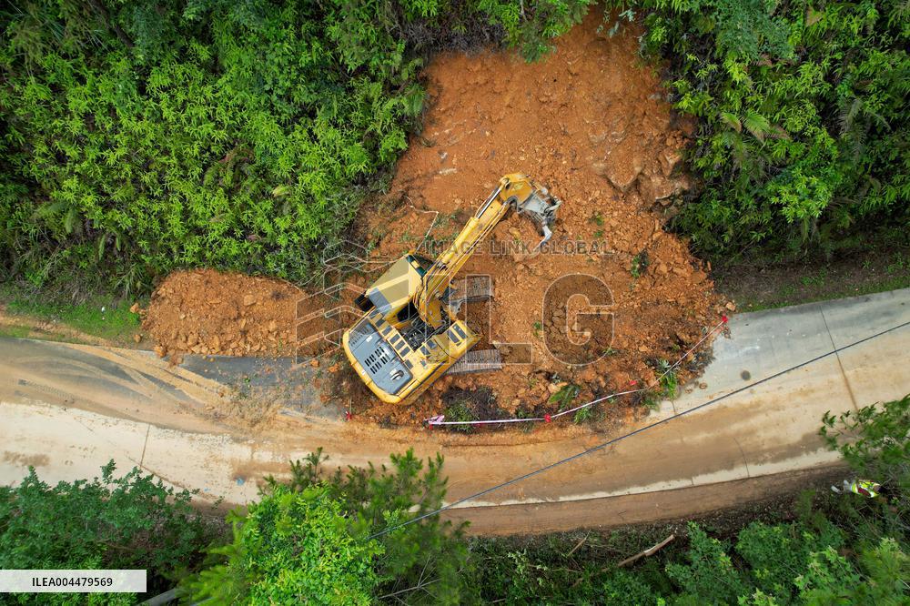 Road Collapse in Liuzhou