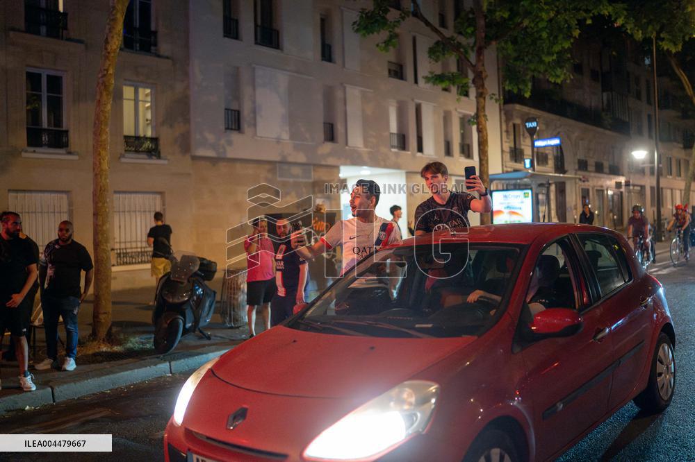 PSG Fans Celebrate Victory - UEFA Champions League Final - Paris