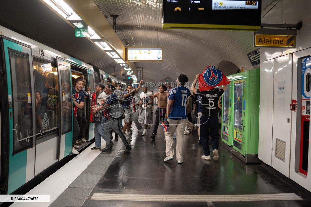 PSG Fans Celebrate Victory - UEFA Champions League Final - Paris