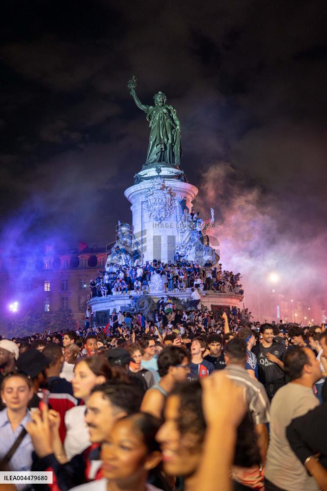 PSG Fans Celebrate Victory - UEFA Champions League Final - Paris