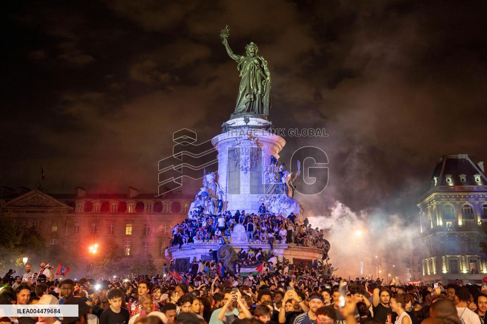 PSG Fans Celebrate Victory - UEFA Champions League Final - Paris