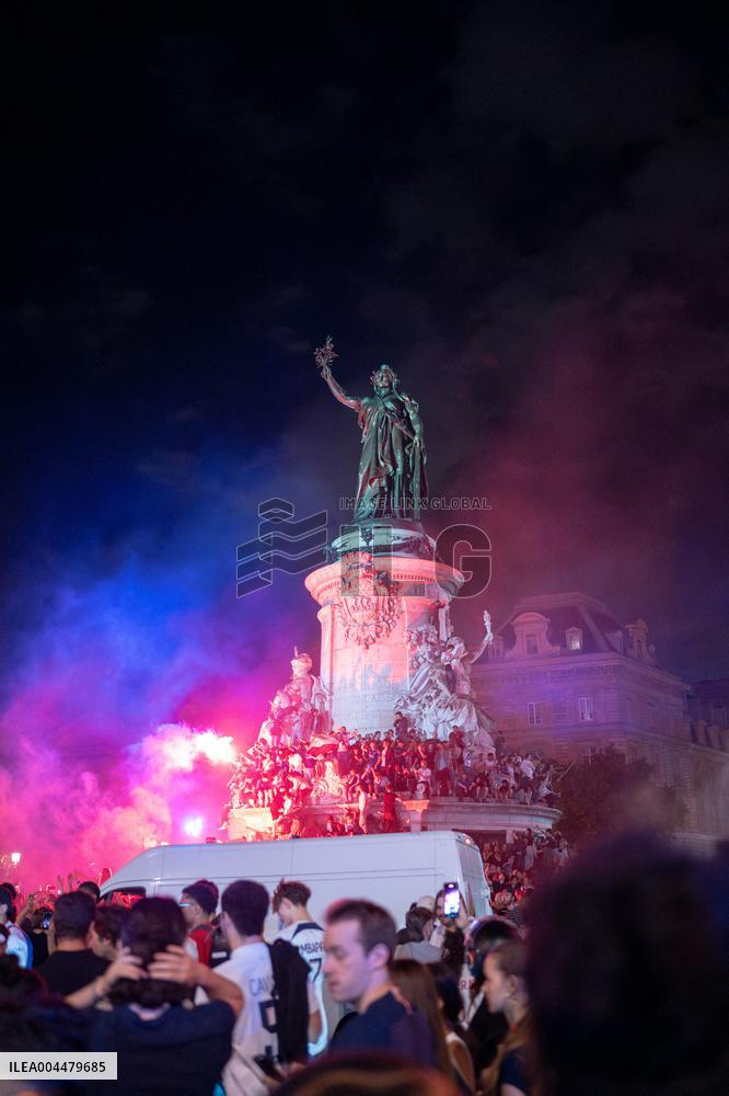 PSG Fans Celebrate Victory - UEFA Champions League Final - Paris