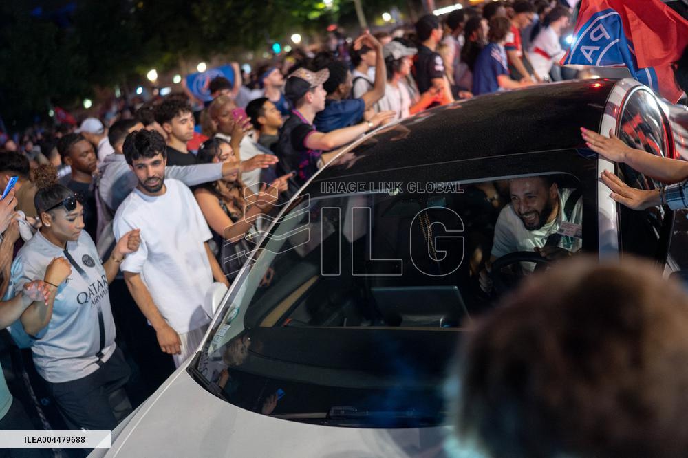 PSG Fans Celebrate Victory - UEFA Champions League Final - Paris