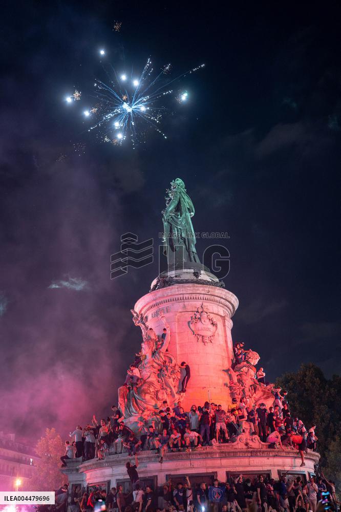 PSG Fans Celebrate Victory - UEFA Champions League Final - Paris