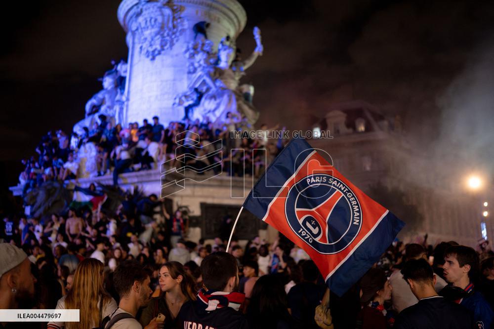PSG Fans Celebrate Victory - UEFA Champions League Final - Paris