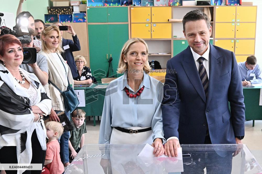 Polish Presidential Candidate Rafal Trzaskowski Votes - Warsaw