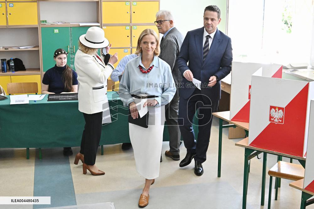 Polish Presidential Candidate Rafal Trzaskowski Votes - Warsaw