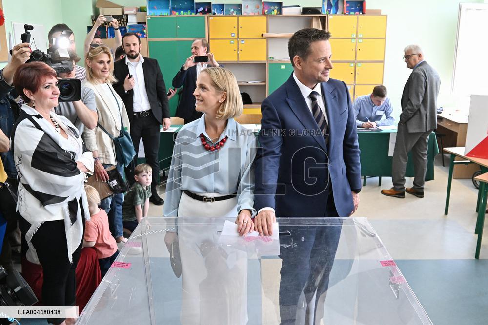 Polish Presidential Candidate Rafal Trzaskowski Votes - Warsaw