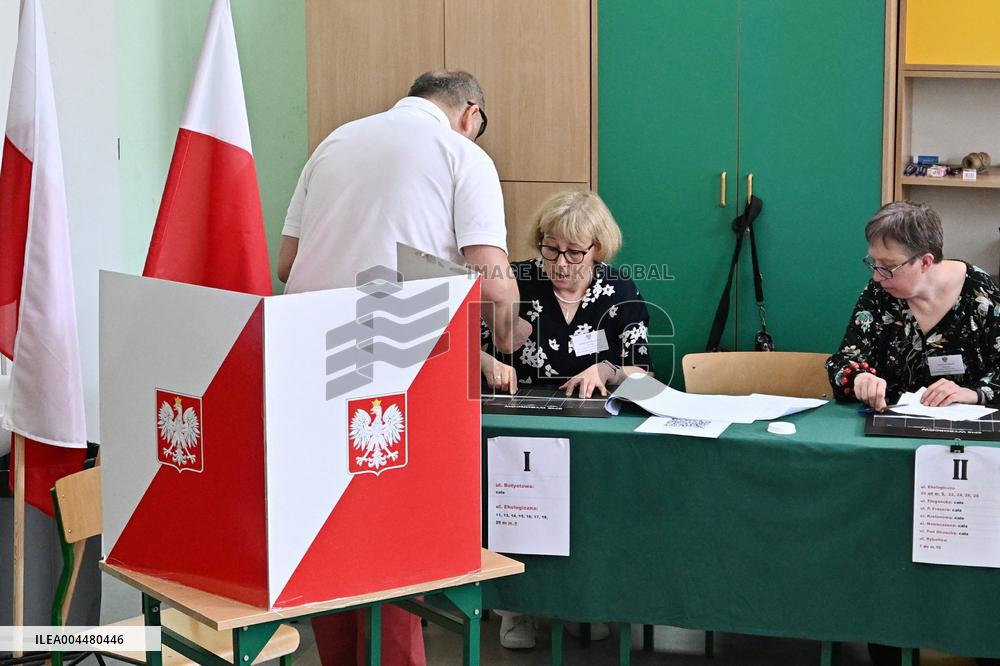 Polish Presidential Candidate Rafal Trzaskowski Votes - Warsaw