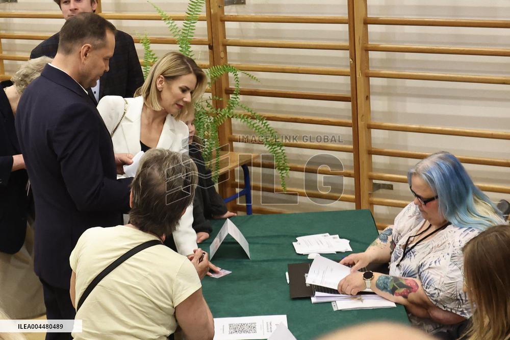 Polish Presidential Candidate Karol Nawrocki Votes - Warsaw