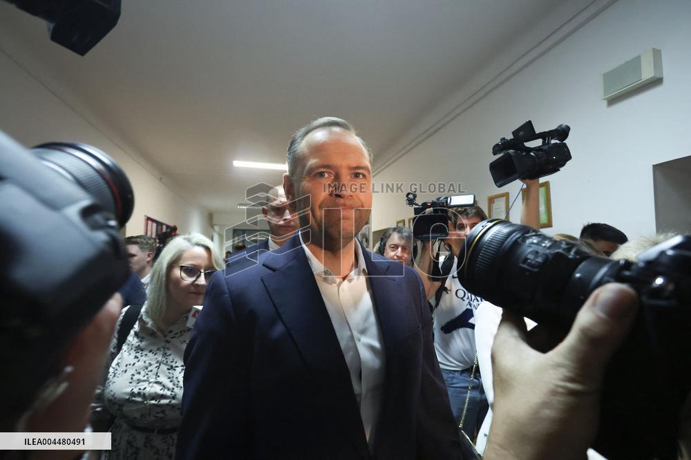Polish Presidential Candidate Karol Nawrocki Votes - Warsaw