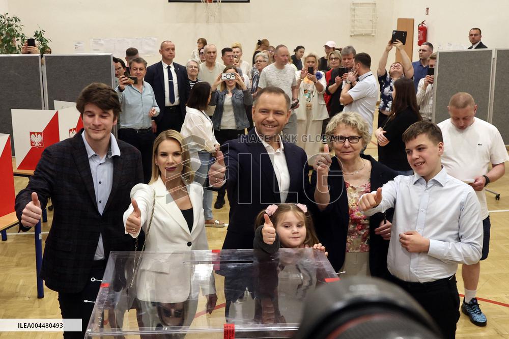 Polish Presidential Candidate Karol Nawrocki Votes - Warsaw